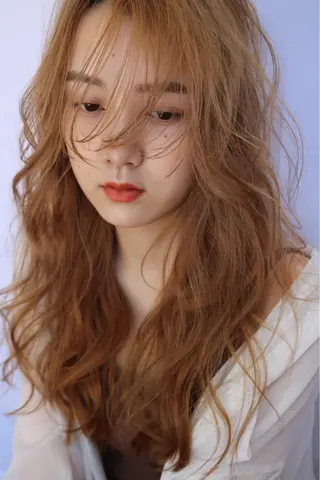 ロング 髙井 麻帆のヘアスタイル