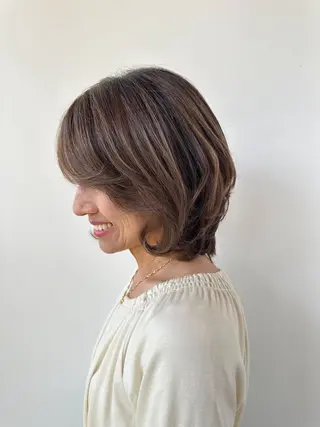 ミディアム 横山 美由紀のヘアスタイル