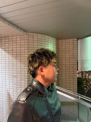 ショート カラー メンズ 似合わせ得意です🫆 ナカムラカイオウ🌎のヘアスタイル