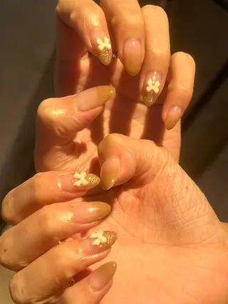 ネイル BeautySalonMIYAVI所属・浅草MIYAVI クミのネイルデザイン