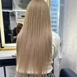 ロング カラー シールエクステ特化 ハイトーン、NANAのヘアスタイル