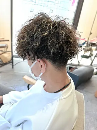 ショート カラー パーマ 山田 守のヘアスタイル