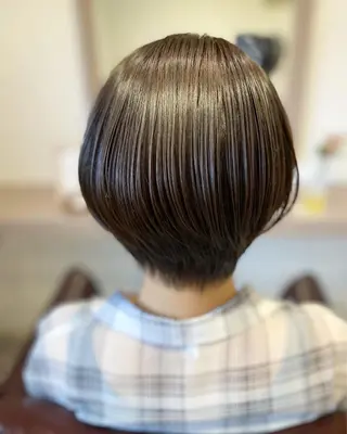 ショート カラー 荒木 ひろかのヘアスタイル