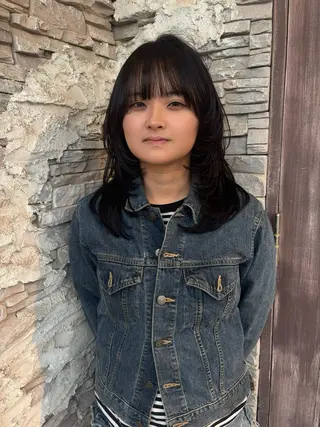 セミロング 韓国レイヤー✨/ 透明感艶カラー💙のヘアスタイル