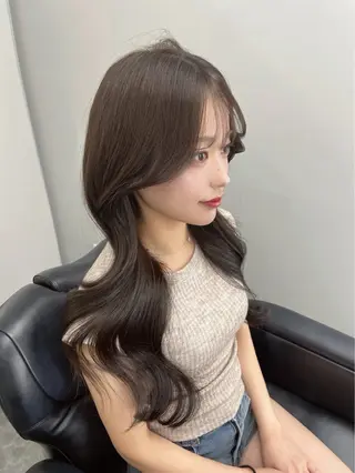 ロング カラー 髪質改善/透明感/ ブリーチ/桃谷翼のヘアスタイル