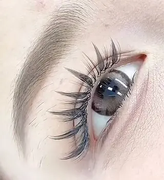 マツエク・マツパ Petila パティラ所属・Petila🐈‍⬛ Mayuriのマツエク・マツパデザイン