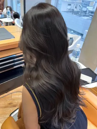 ロング カラー 韓国ヘア🇰🇷／ 艶カラー鈴木萌愛🩶のヘアスタイル