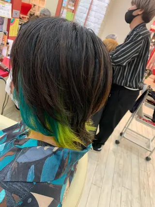 ミディアム カラー ヘアアレンジ 今村公介 ブリーチ特化、派手髪のヘアスタイル