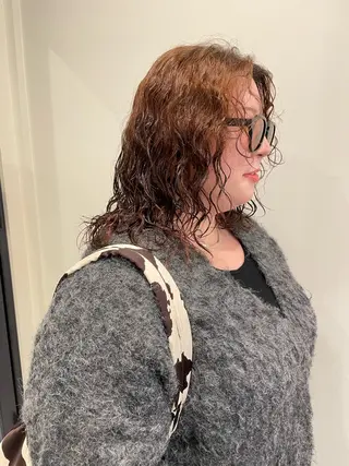 ミディアム 渋谷 留菜のヘアスタイル