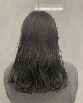 ロング 袴田 伊代のヘアスタイル