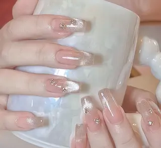 ネイル pink ladyサロン所属・べ にのネイルデザイン