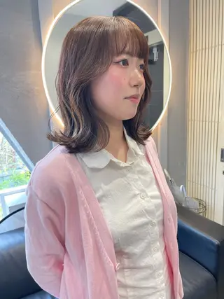 ミディアム カラー TATSUブリーチ/ ミルクティーベージュのヘアスタイル