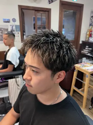 ショート メンズ neuer bar ber虎太郎のヘアスタイル