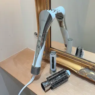 古屋 澪　艶髪カラー✨のヘアスタイル