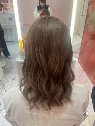 セミロング カラー 束感まつ毛 ／nicoのヘアスタイル