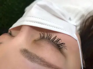 マツエク・マツパ 保子 祐里香のヘアスタイル