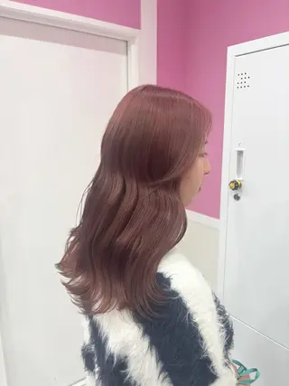 ロング カラー 伊藤 綾のヘアスタイル