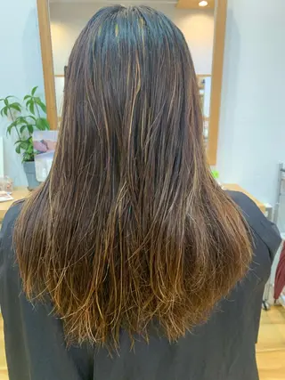 カラー 大井 奈那のヘアスタイル