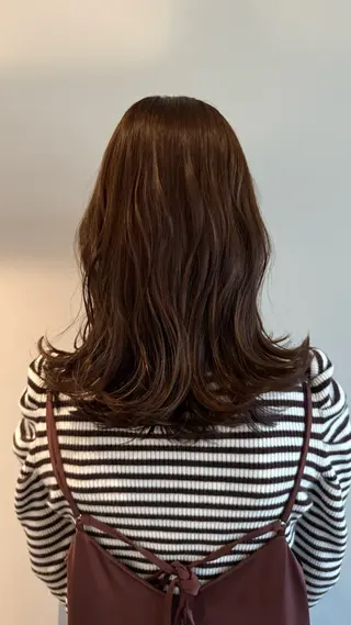 ミディアム や ぎ /神戸美容室 /顔まわりレイヤーのヘアスタイル