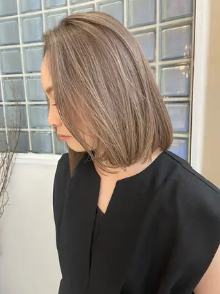 ショート カラー JIEN MIUのヘアスタイル