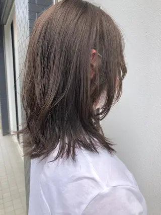 ミディアム カラー 🩰オリーブ/ ベージュ松本咲花🩰のヘアスタイル