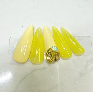 ネイル Queeens nailのネイルデザイン