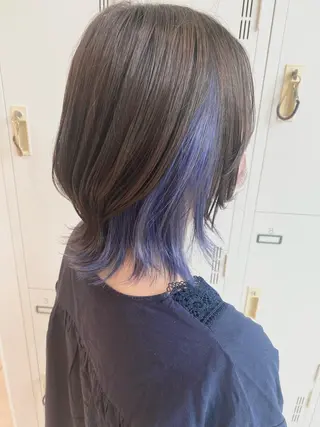 ミディアム カラー エクステ／インナー カラー 礒野朱里のヘアスタイル