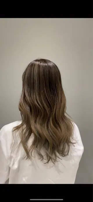セミロング カラー 磯田冬弥/ ブリーチメニューのヘアスタイル