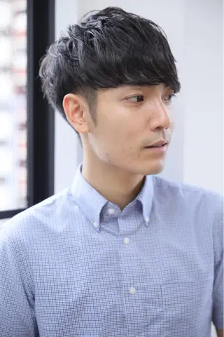 ショート パーマ メンズ 吉岡 昌吾のヘアスタイル