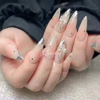 ネイル Queens 榊 まおのネイルデザイン