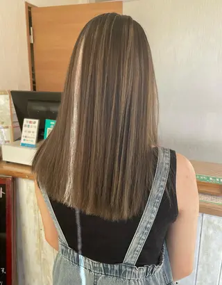 セミロング カラー ヘアアレンジ 小倉 愛里のヘアスタイル