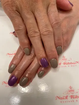 ネイル ネイルリボン 受付スタッフのネイルデザイン