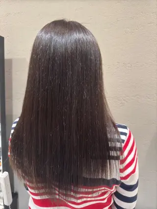 セミロング 頭から整える美容師 松田のヘアスタイル