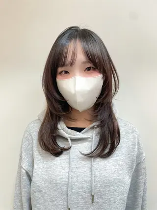 セミロング Riru🤍レイヤー 垢抜けカラー🤍のヘアスタイル