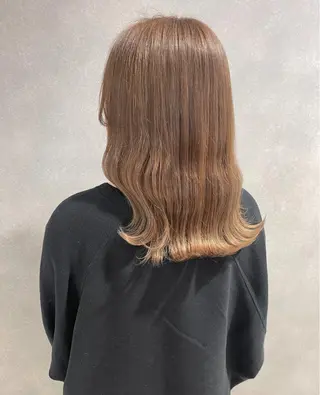 セミロング カラー 唐澤 千尋のヘアスタイル