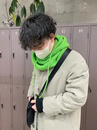 ショート パーマ メンズ 愛加パーマ・レイヤー ・ピンクカラーのヘアスタイル