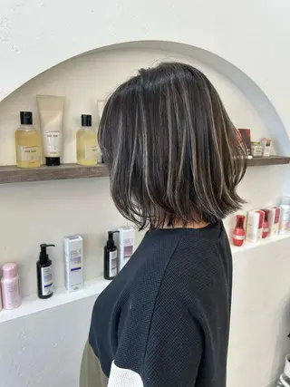 ミディアム 山本 茉希のヘアスタイル