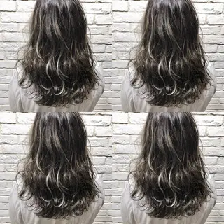 セミロング カラー UMEDA FIGAROのヘアスタイル