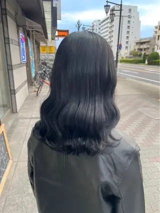 セミロング カラー イワタ マハ/ minim hairのヘアスタイル
