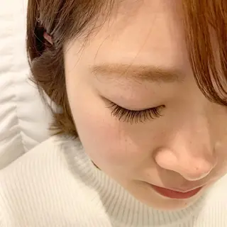 マツエク・マツパ H e l l a所属・まつげパーマ／眉毛 H e l l aの眉毛・アイブロウイメージ