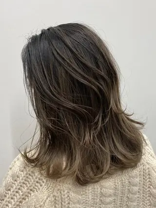ミディアム 公式 Ease by amble luxeのヘアスタイル