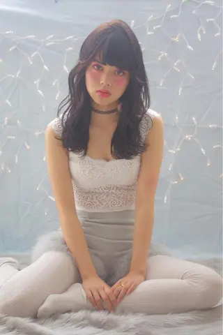 ミディアム セミロング ロング カラー パーマ ILu.所属・櫻井 愛弓のヘアスタイル