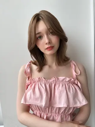 ミディアム karin ボブハイトーンのヘアスタイル