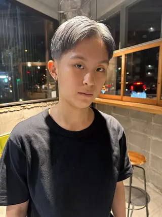 カラー L/MA所属・MIKU /カラー/ハイトーンのヘアスタイル