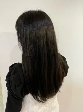 カラー ナルミ ケイスケのヘアスタイル