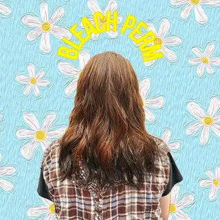 セミロング パーマ hollo原宿所属・パーマ/ハイトーン 🎀Rumiのヘアスタイル