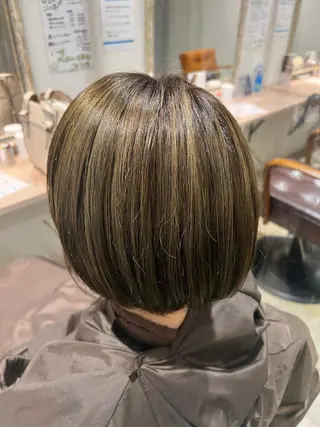 ショート カラー ビラデルソルmaRe所属・山口 莉々香のヘアスタイル