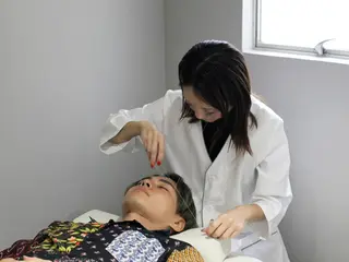 アイブロウ ハーブピーリング/韓国肌管理/フェイシャル/毛穴洗浄/眉毛/顔脱毛【糸脱毛専門】rev所属・ハーブピーリング🌹 毛穴洗浄❤️眉waxのエステ・リラクイメージ