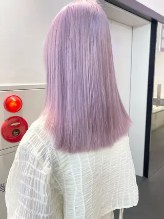 ミディアム パーマ ヘアアレンジ 🎨ハイトーン/ 切りっぱなし みつきのヘアスタイル