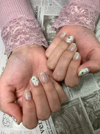 ネイル 大崎 奈々のネイルデザイン